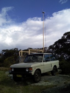 Mast fully up at 7m  Will hoist about 8 KG unguyed.