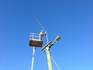 Murray mounting the 10m 1/2 wave vertical